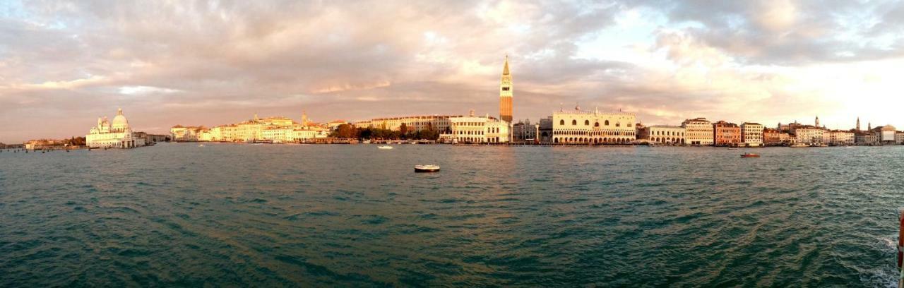 Ca Lezze Bell'Appartamento Nel Cuore Di Venezia Dış mekan fotoğraf